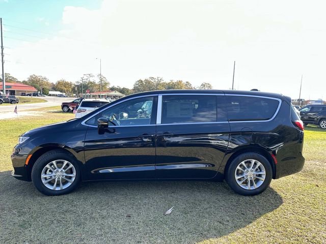 New 2026 Chrysler Pacifica Select image 15