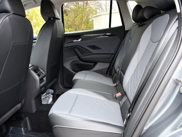 New 2026 Volkswagen Tiguan SE FWD image 15