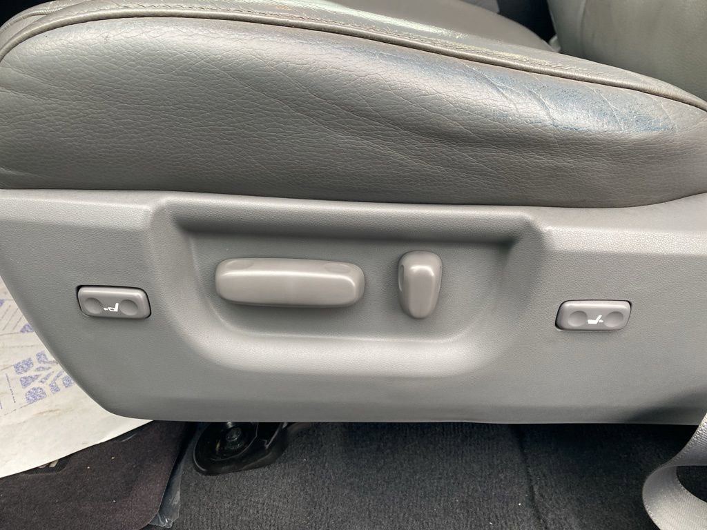 Used 2020 Toyota Sequoia Limited w/ Safety & Convenience Package image 12