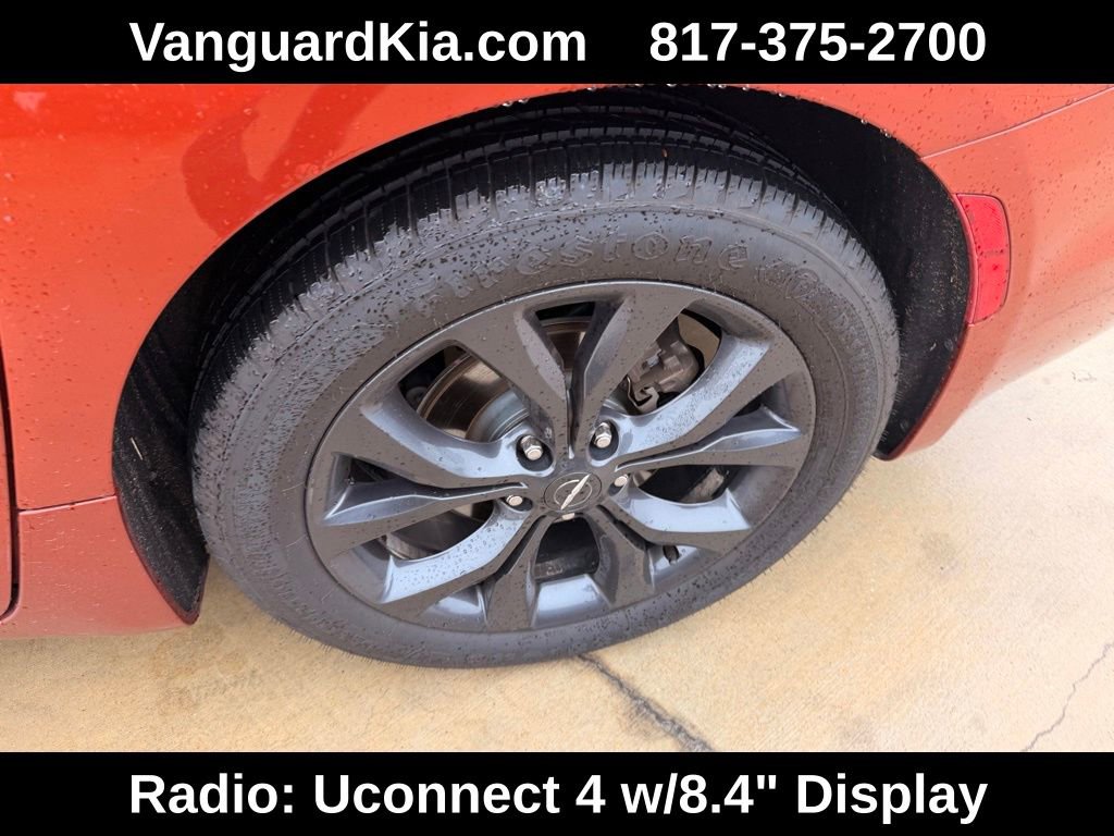 Used 2018 Chrysler Pacifica Touring-L w/ Premium Audio Group image 9