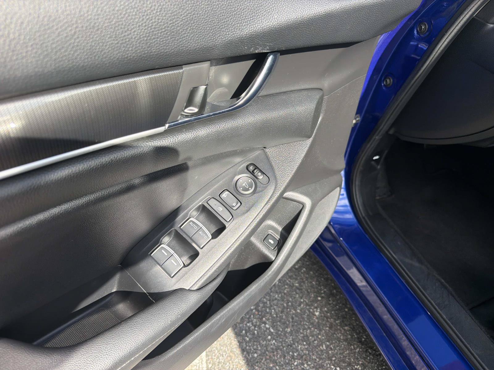 Used 2021 Honda Accord Sport Special Edition image 19