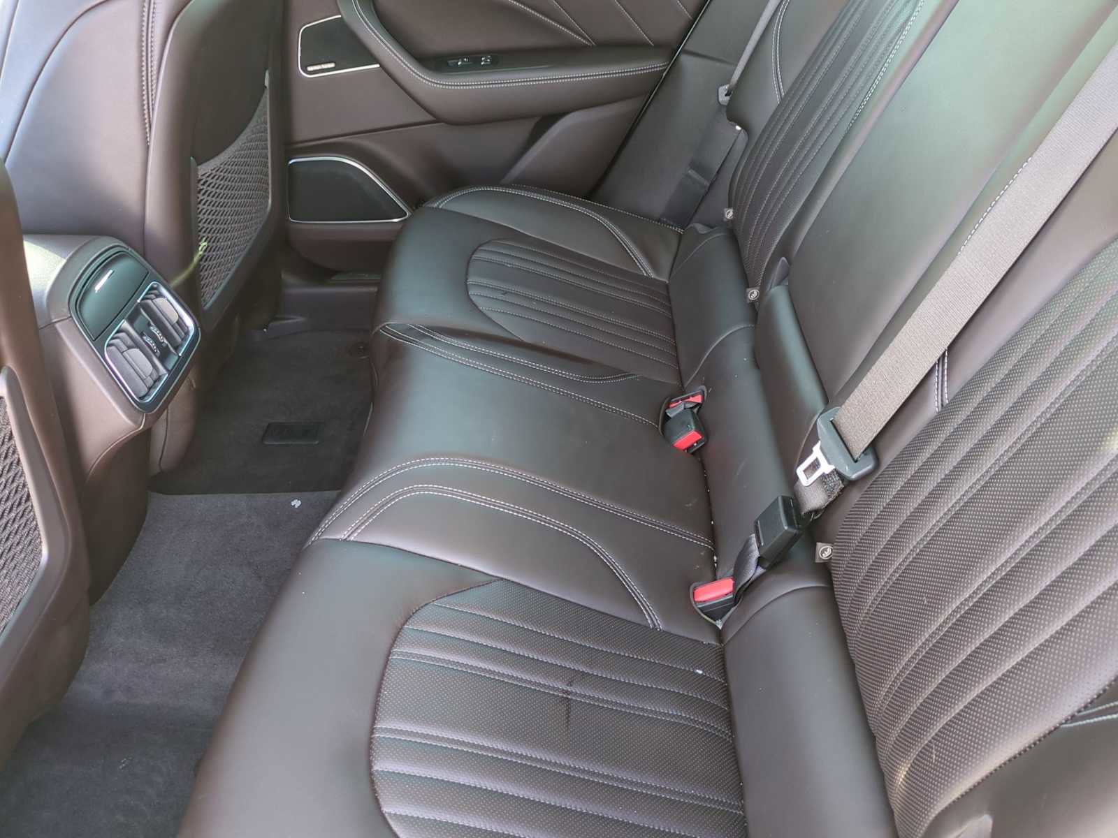 Used 2019 Maserati Levante S GranLusso image 21