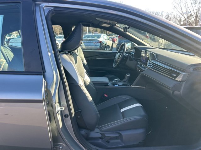 Used 2025 Toyota Camry SE image 13