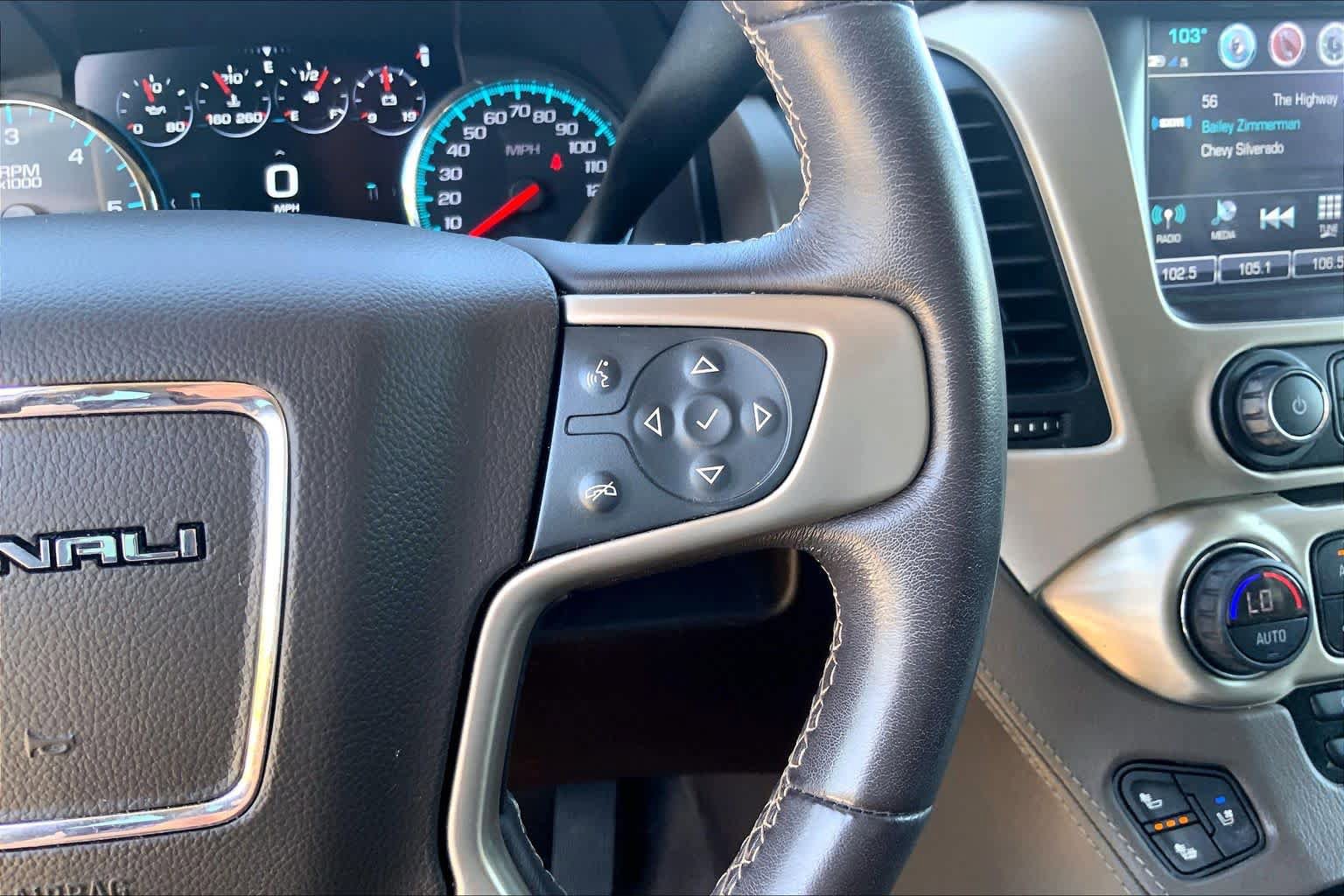 Used 2020 GMC Yukon Denali w/ Denali Premium Package AWD/4WD image 23