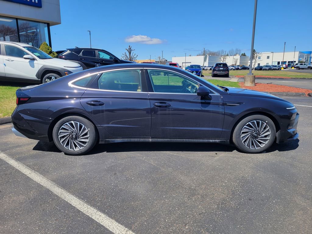 Used 2024 Hyundai Sonata Limited image 2