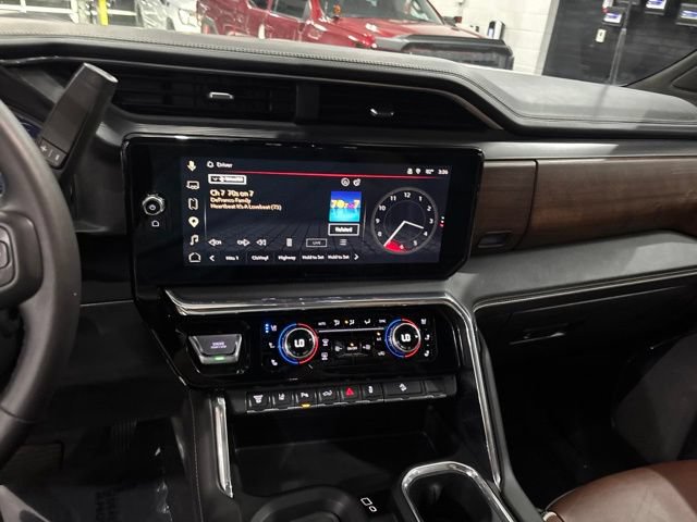 Used 2024 GMC Sierra 3500 Denali Ultimate AWD/4WD image 23