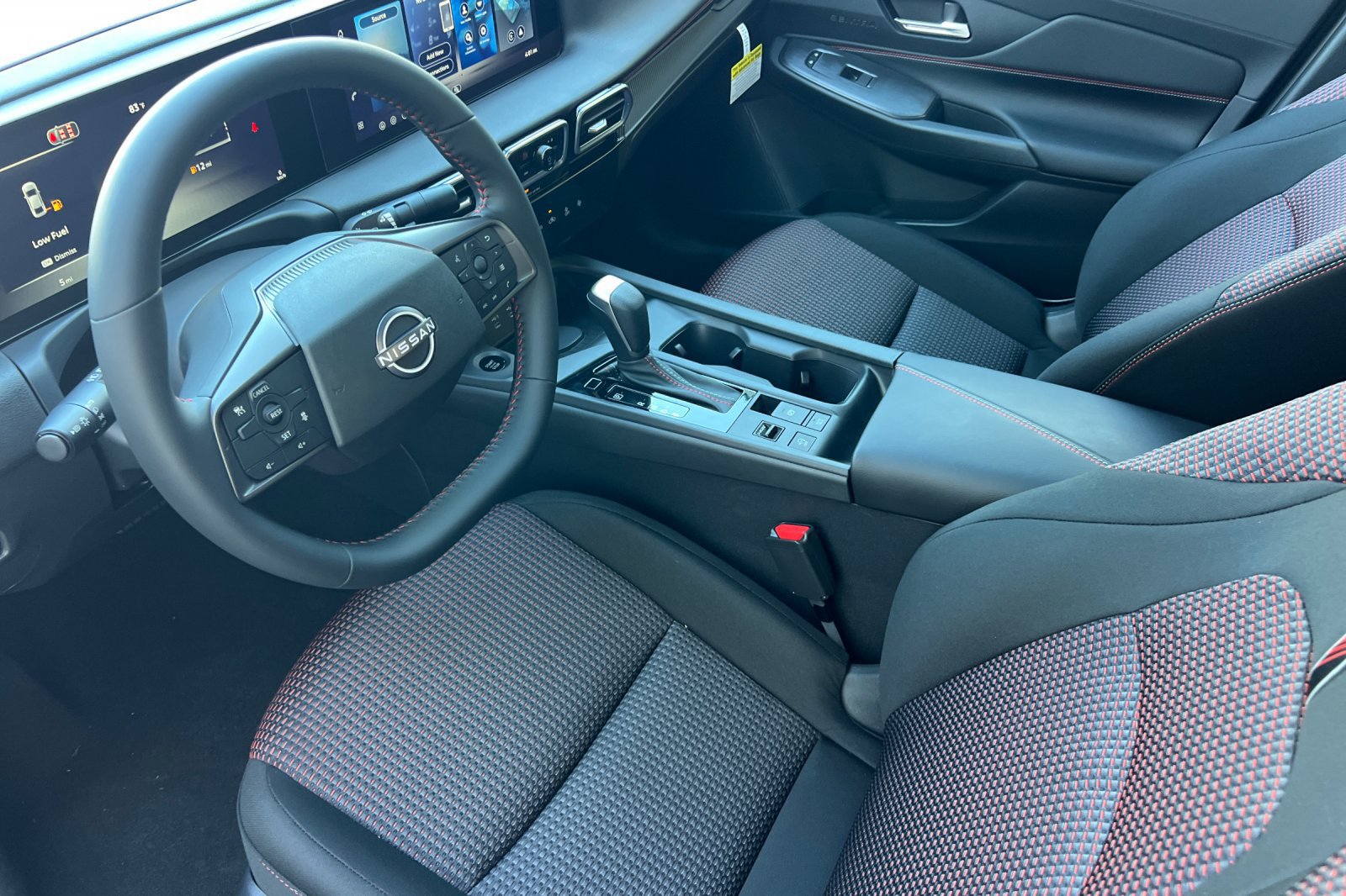 New 2027 Nissan Sentra SR w/ Floor Mat Package FWD image 7