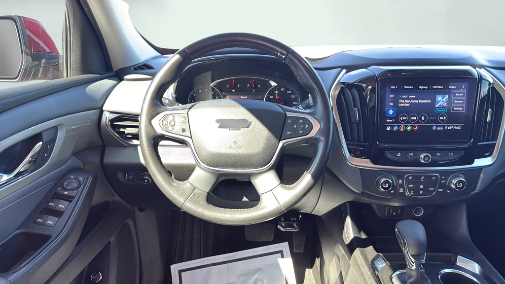 Used 2021 Chevrolet Traverse LT FWD image 19