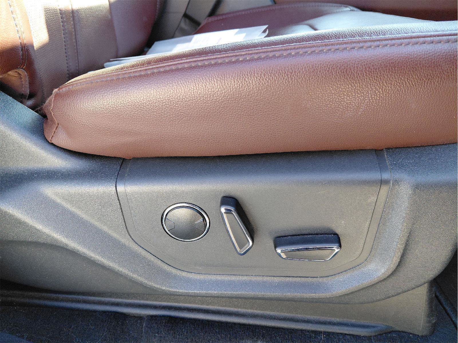 Used 2024 Ford Expedition Limited image 13