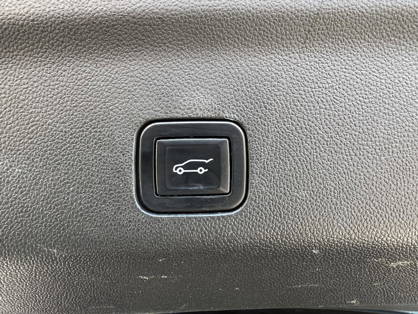 Used 2022 GMC Yukon AT4 image 52