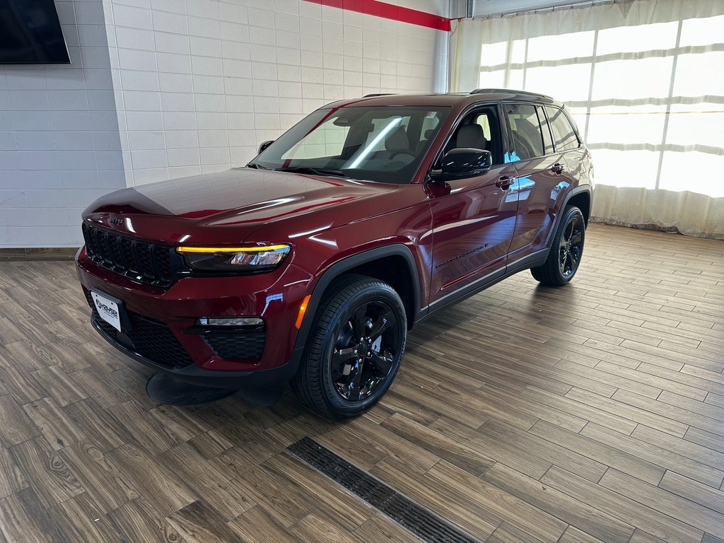New 2025 Jeep Grand Cherokee Limited w/ Black Appearance Package