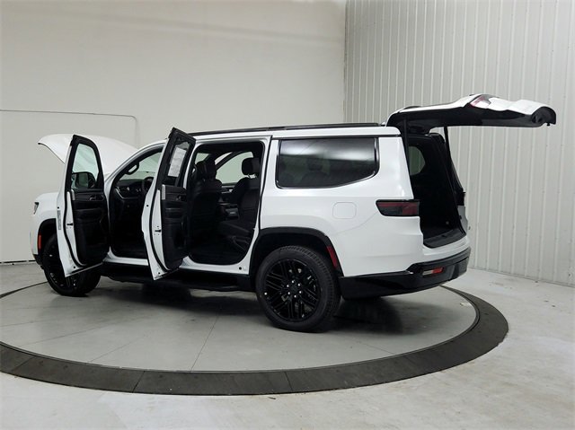 New 2025 Jeep Wagoneer Series II w/ Convenience Group I image 13