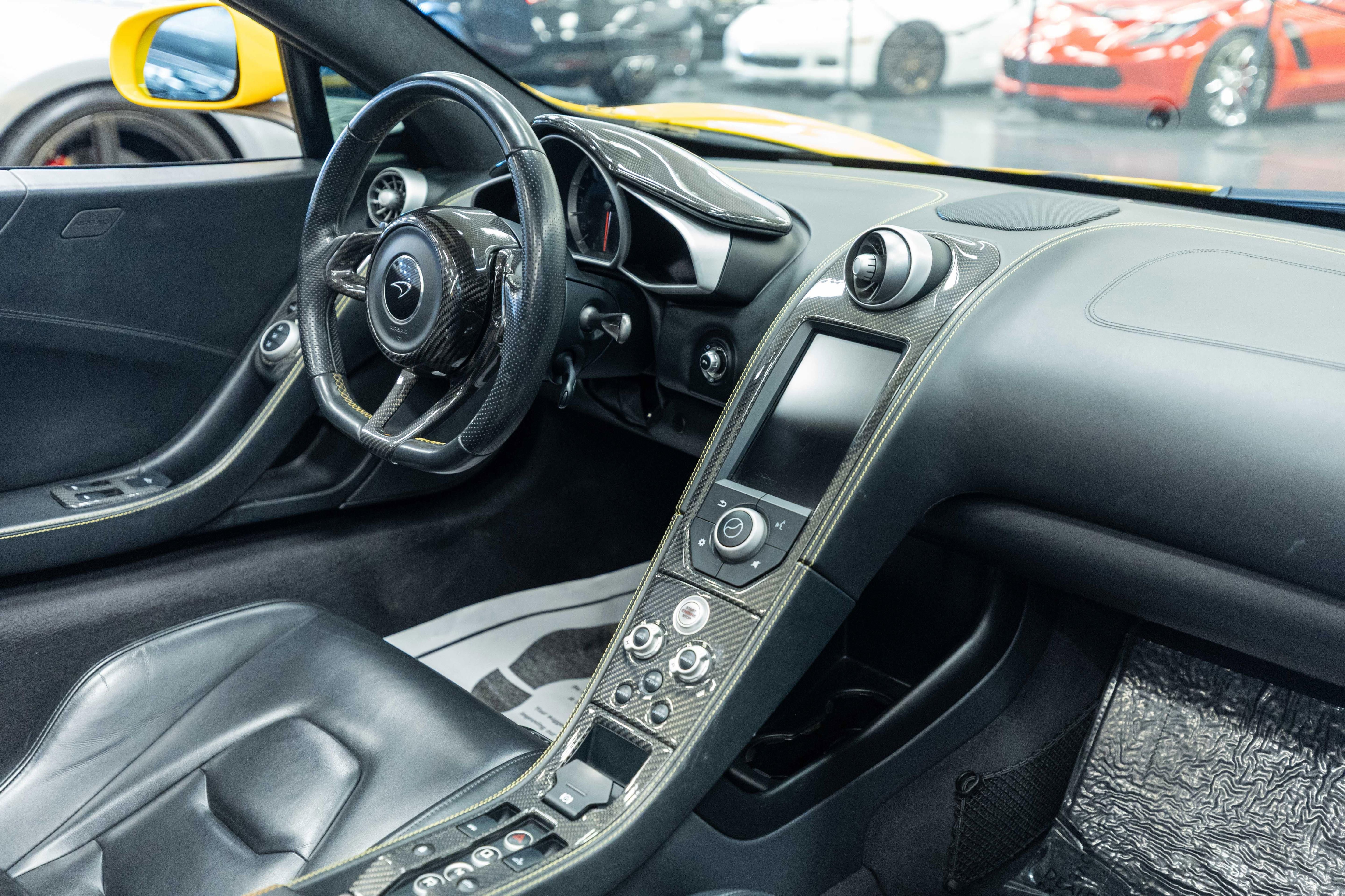 Used 2015 McLaren 650S Spider RWD image 13