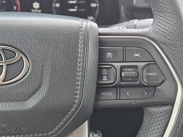 Used 2025 Toyota Tacoma TRD Sport AWD/4WD image 29