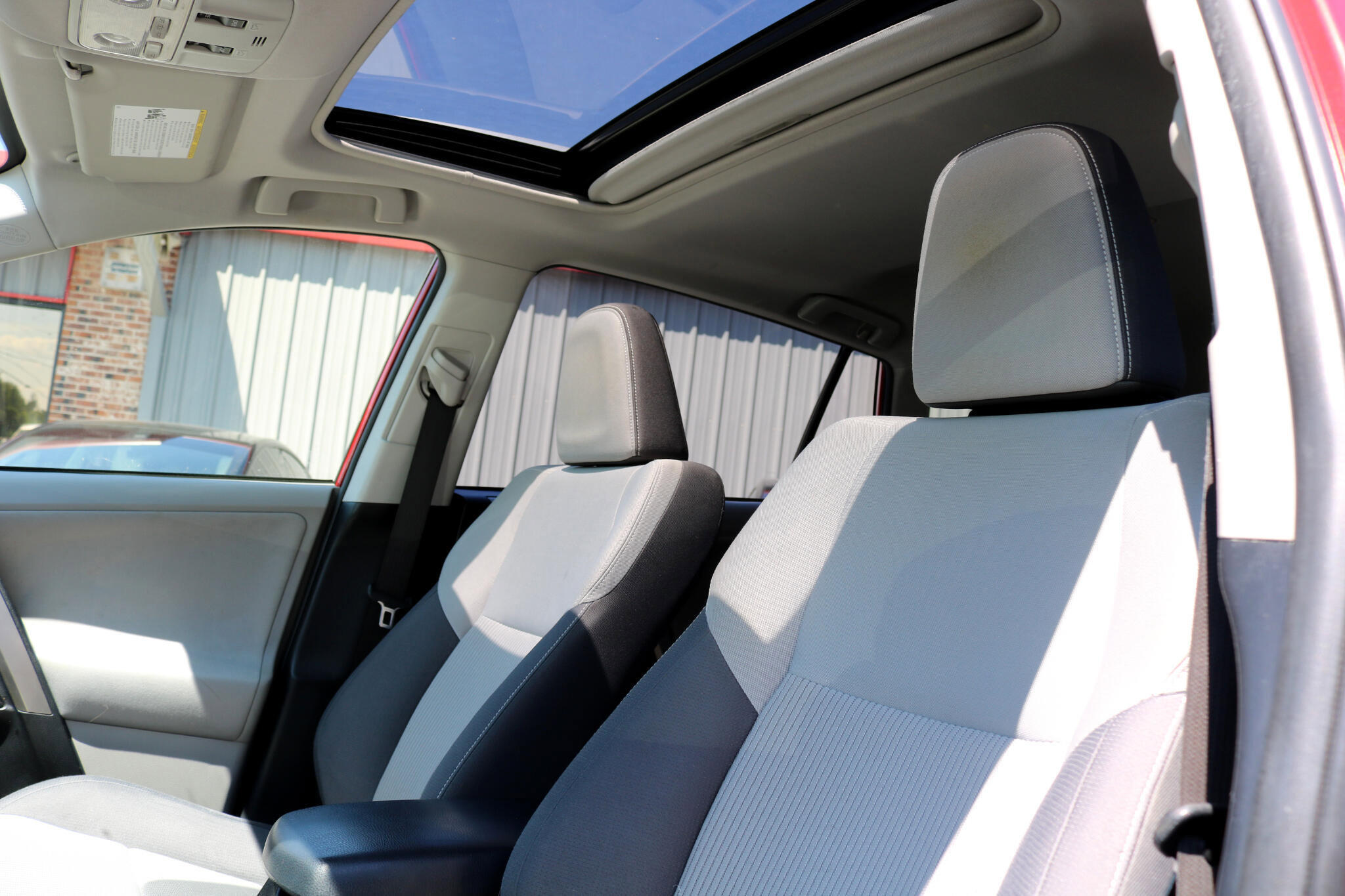 Used 2013 Toyota RAV4 XLE image 16