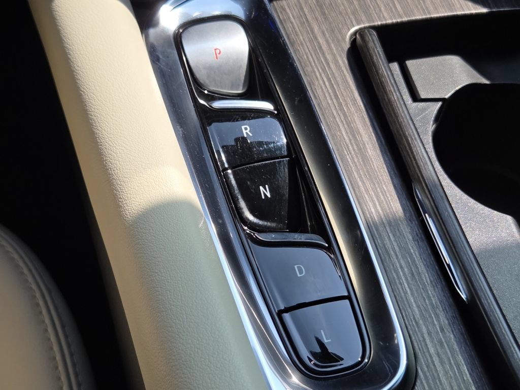 Used 2024 Buick Enclave Avenir w/ Avenir Technology Package FWD image 38