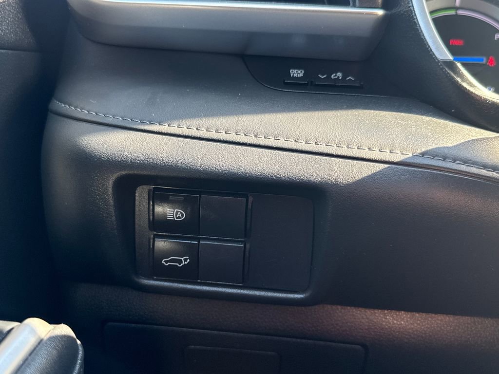 Used 2020 Toyota Highlander XLE AWD/4WD image 36