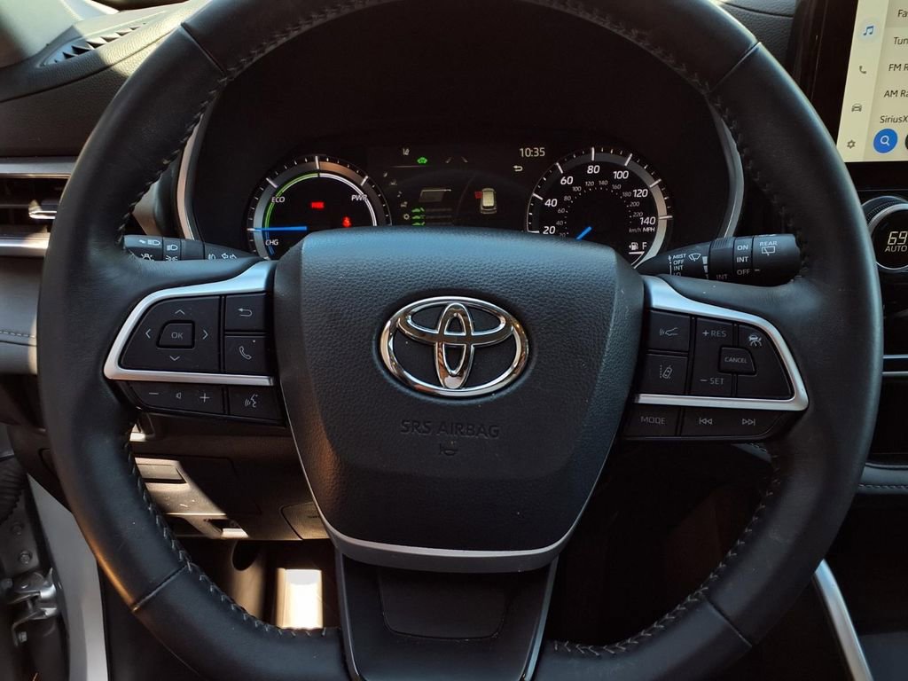 Certified 2025 Toyota Highlander XLE AWD/4WD image 13