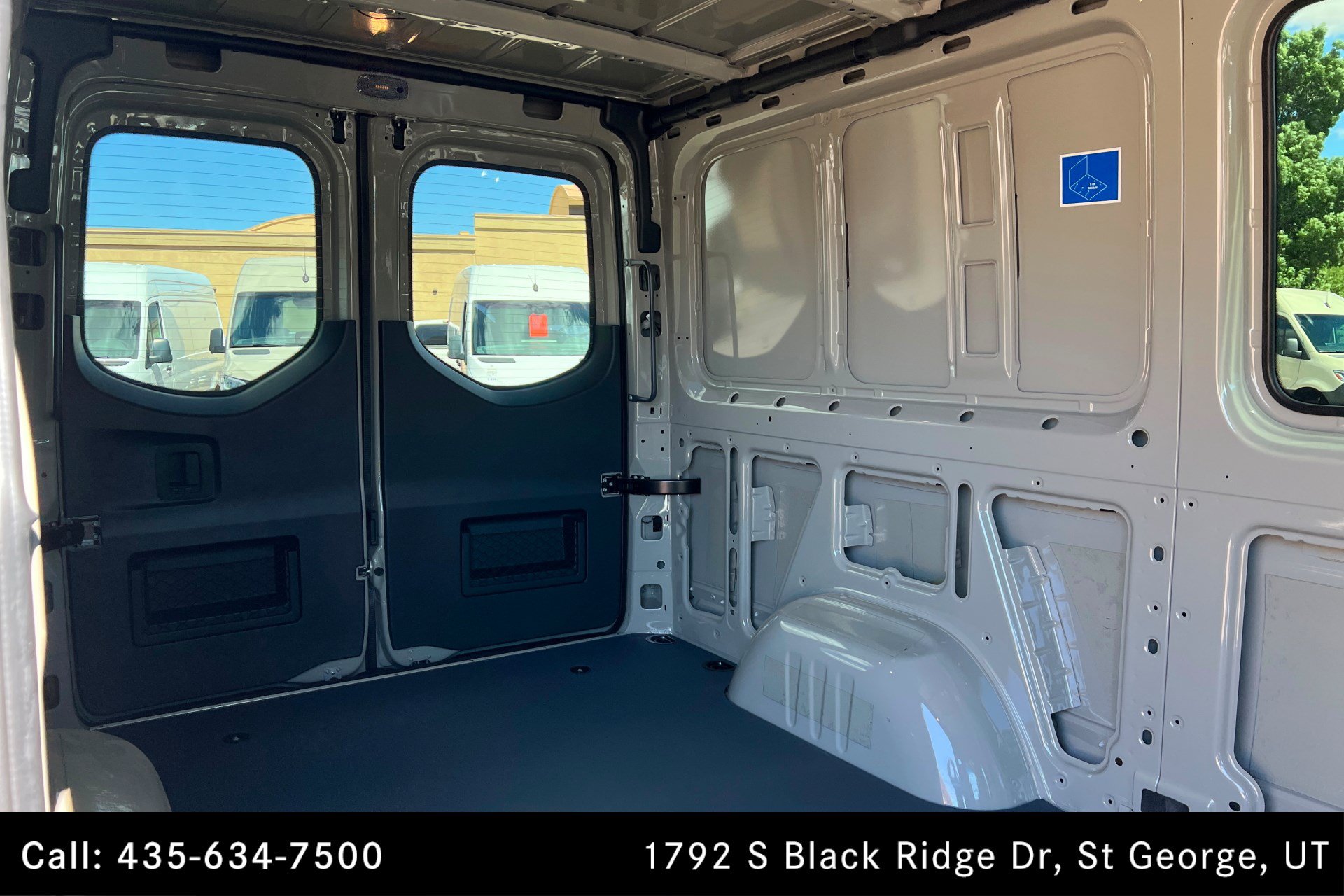 Used 2025 Mercedes-Benz Sprinter 2500 image 19