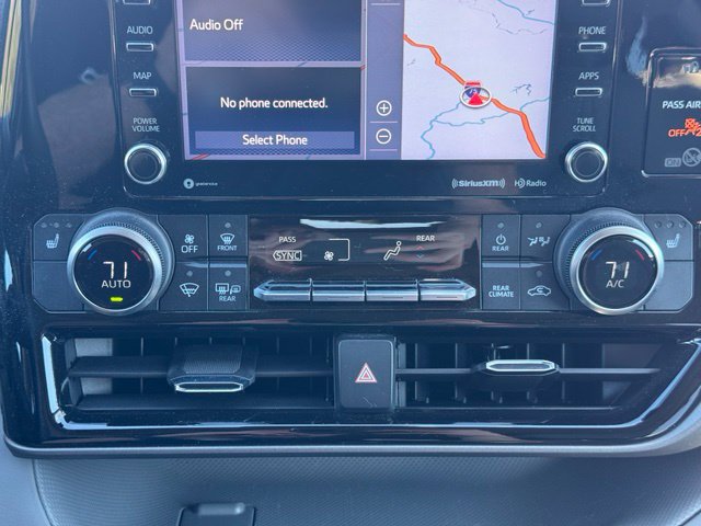 Certified 2022 Toyota Highlander XLE AWD/4WD image 30