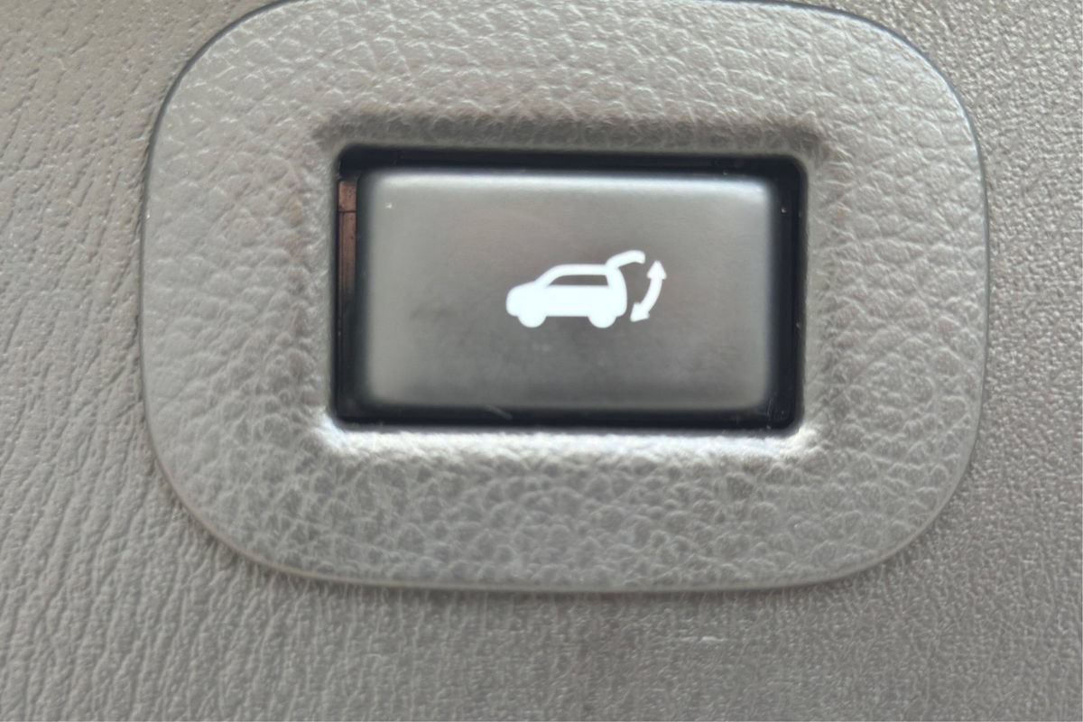 Used 2014 INFINITI QX80 4WD w/ Theater Package image 29