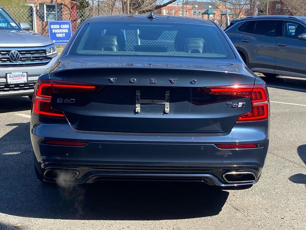 Used 2019 Volvo S60 T6 R-Design image 3