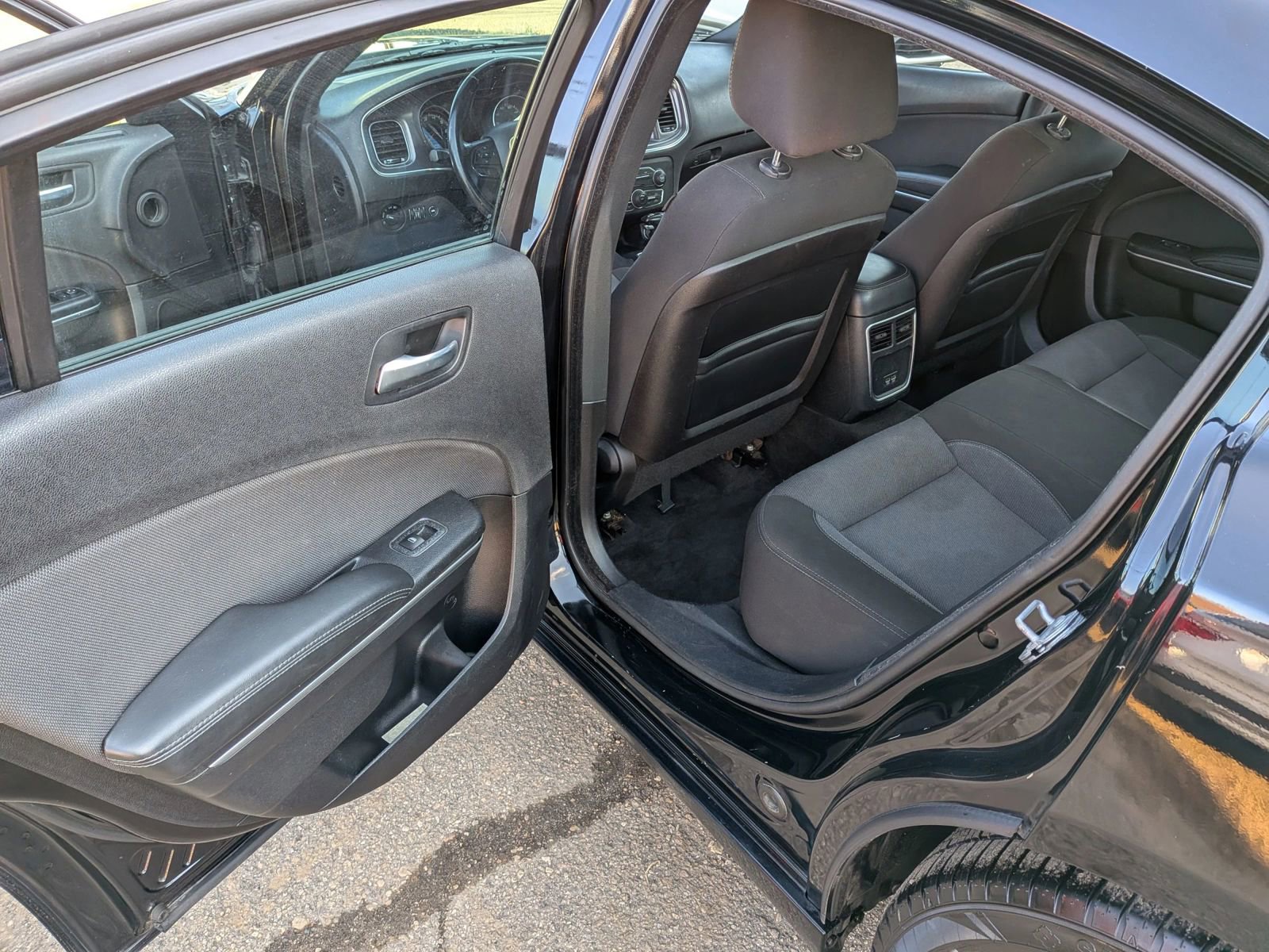 Used 2015 Dodge Charger SE image 18