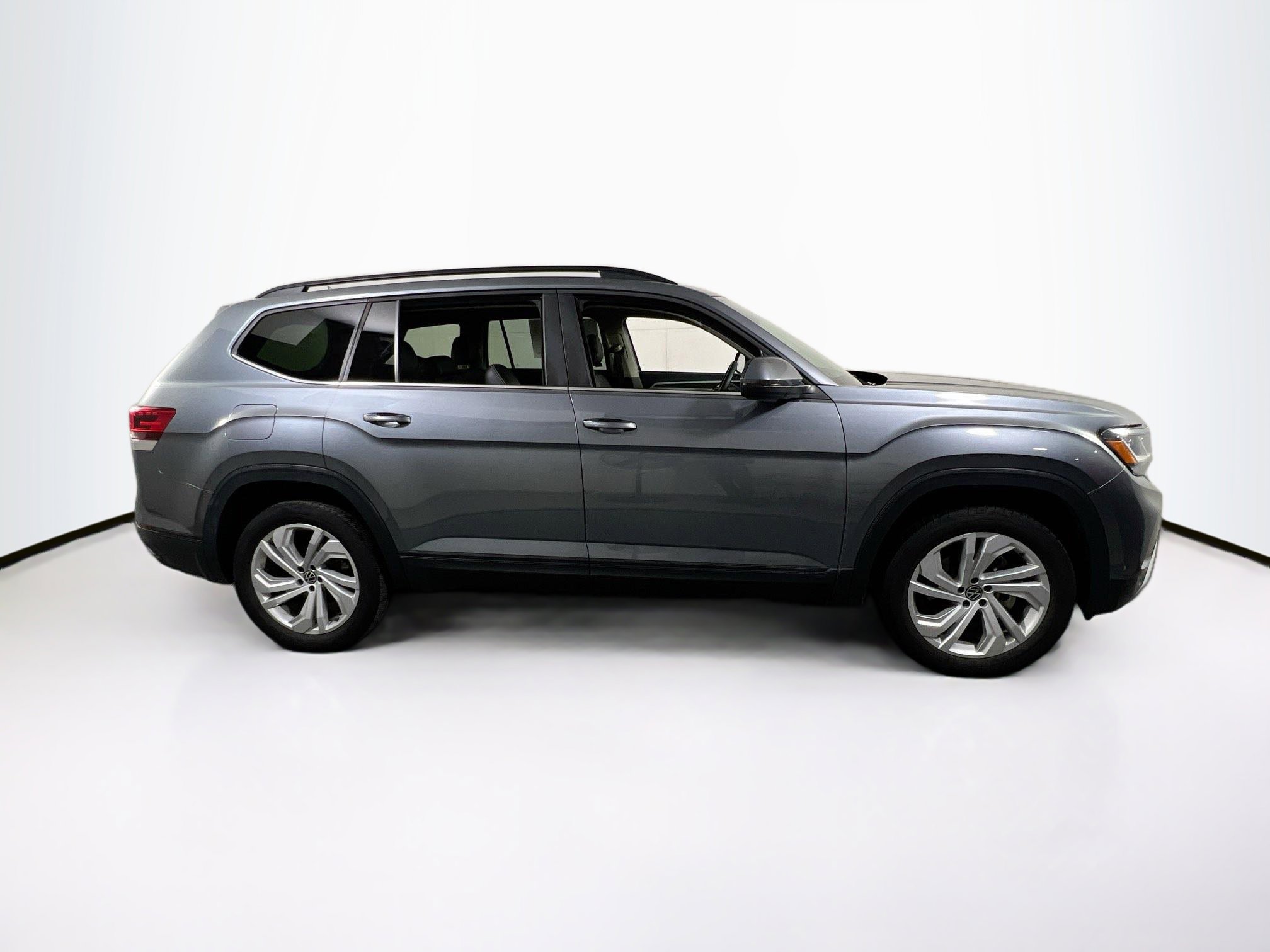Used 2022 Volkswagen Atlas SE image 4