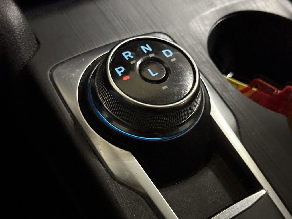 Used 2022 Ford Escape SE w/ SE Sport Appearance Package FWD image 18