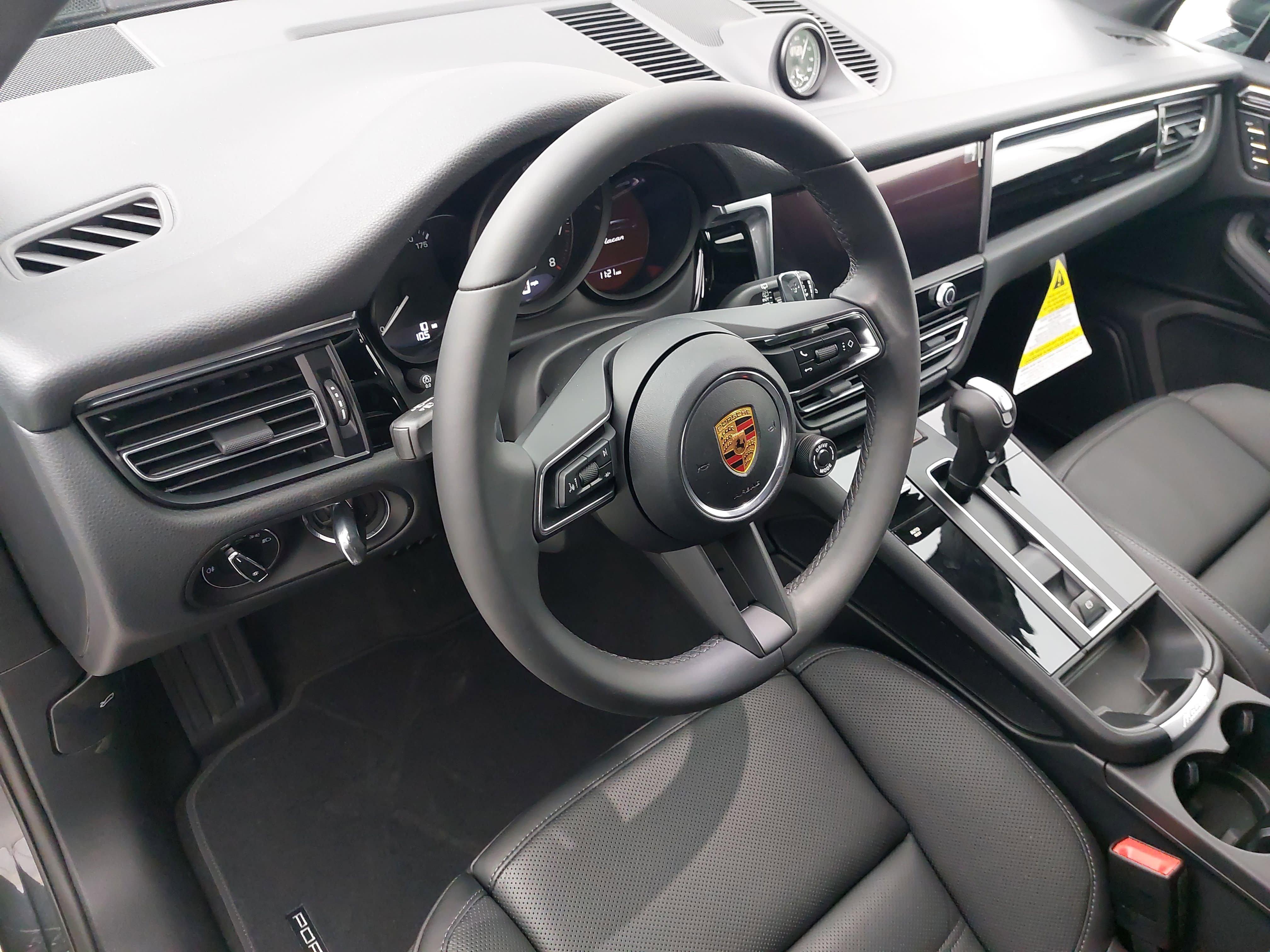 New 2026 Porsche Macan AWD/4WD image 18