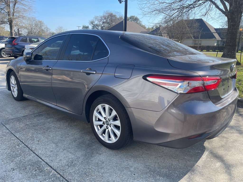 Used 2018 Toyota Camry LE image 7