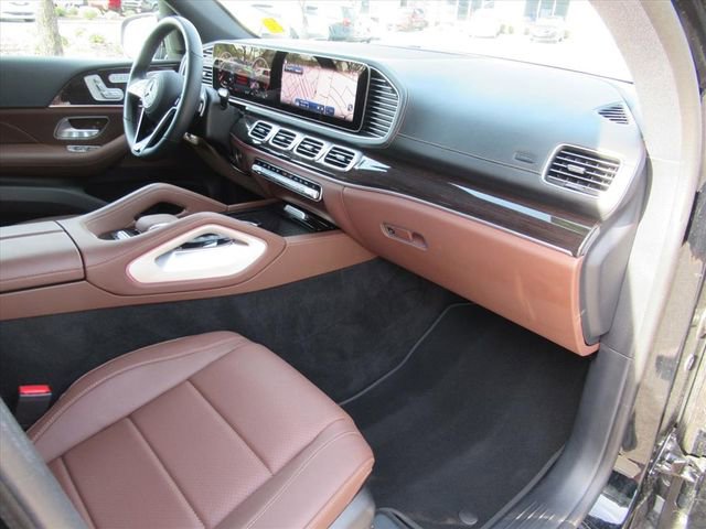 Used 2025 Mercedes-Benz GLS 450 4MATIC image 11