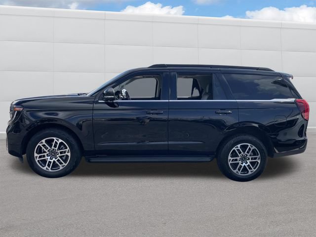 Used 2025 Ford Expedition Active AWD/4WD image 2