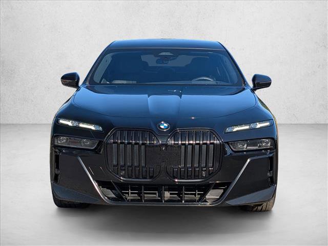 Used 2023 BMW 760i xDrive w/ Executive Package image 2