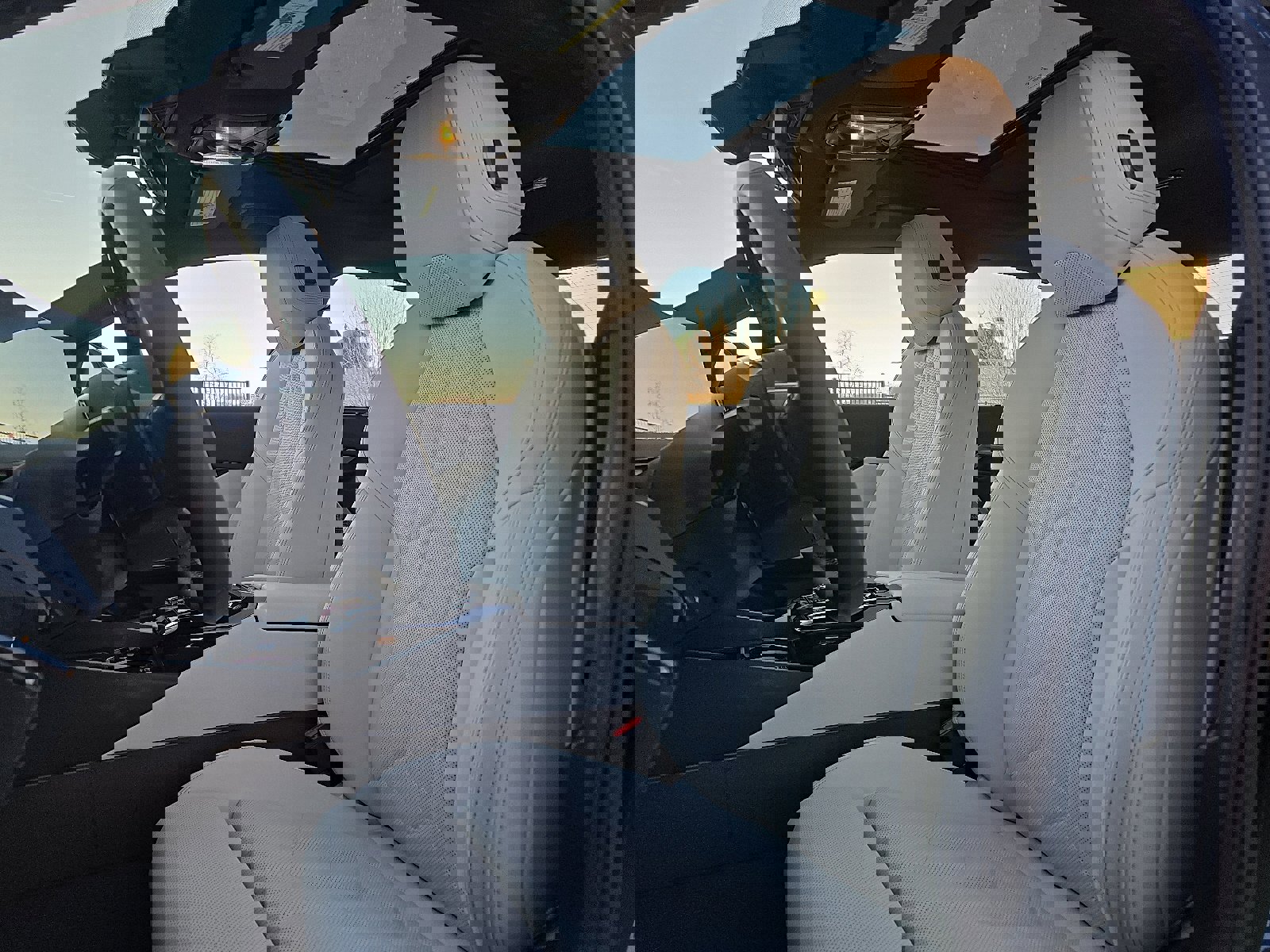 Used 2024 BMW 540i xDrive w/ Premium Package image 14