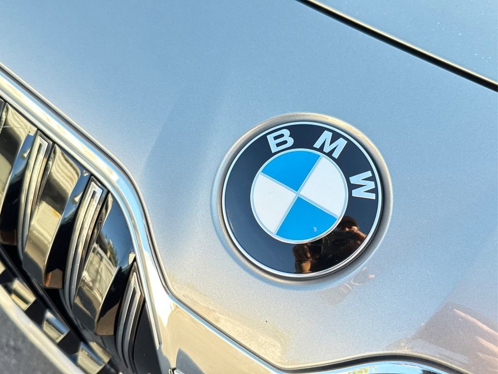 Used 2023 BMW 740i w/ Parking Assistance Package image 18