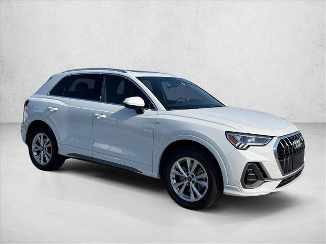 Used 2022 Audi Q3 2.0T Premium Plus w/ Premium Plus Package AWD/4WD image 3