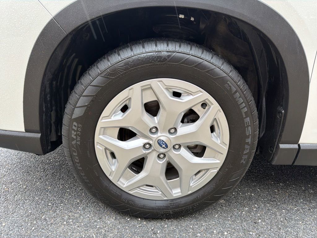 Used 2023 Subaru Forester AWD/4WD image 13