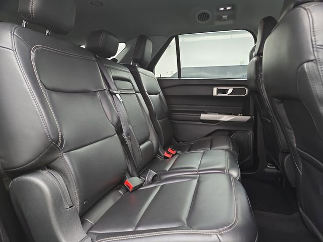 Used 2023 Ford Explorer XLT w/ Equipment Group 202A image 40