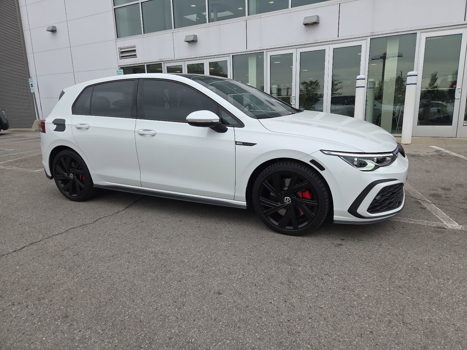 Certified 2022 Volkswagen GTI SE w/ SE Leather Package FWD image 2