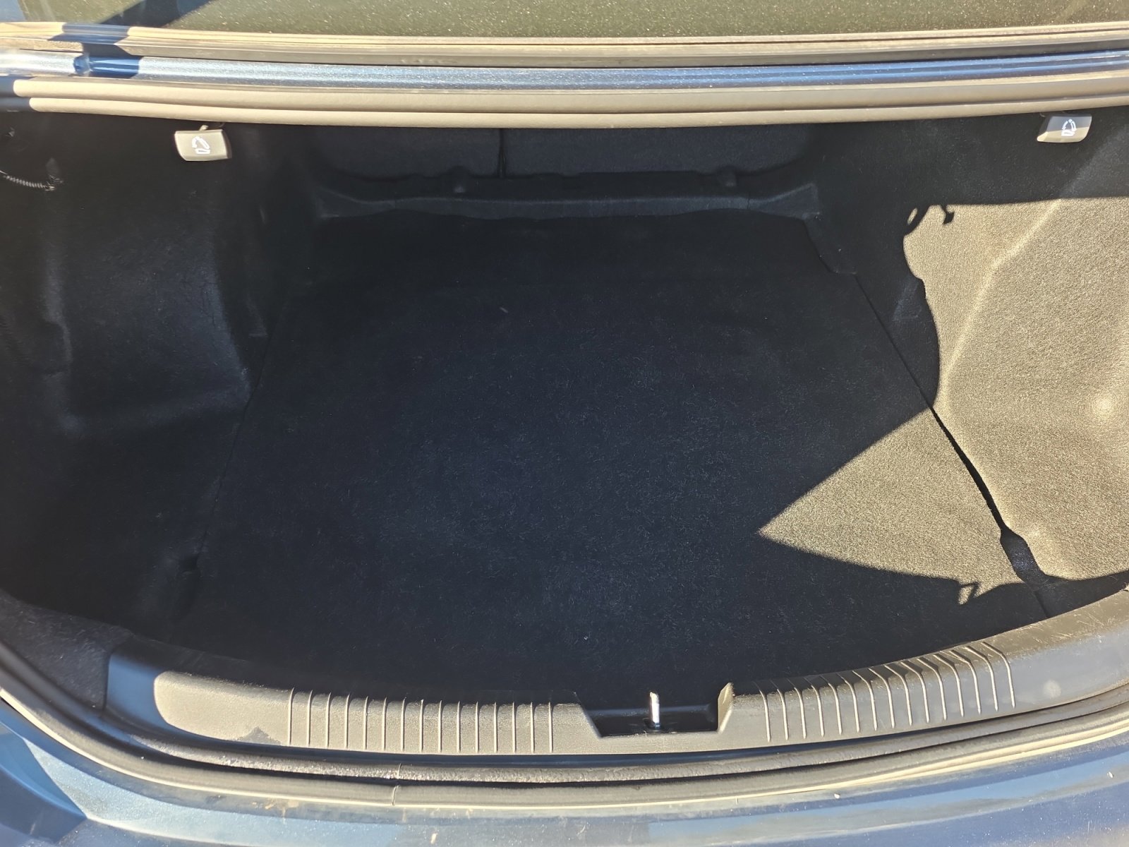 Used 2020 Chevrolet Malibu LS image 34