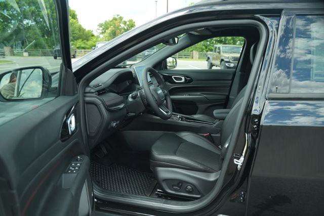 New 2026 Jeep Compass Trailhawk w/ Sun, Sound & Navigation Group AWD/4WD image 12