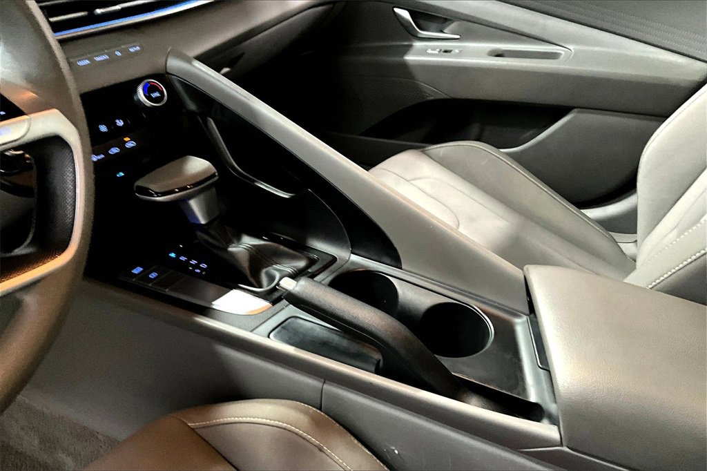 Used 2024 Hyundai Elantra SEL image 18