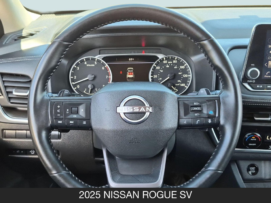 Used 2025 Nissan Rogue SV AWD/4WD image 12