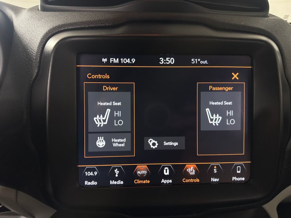 Used 2019 Jeep Renegade Latitude w/ UConnect 8.4 Nav Group FWD image 29