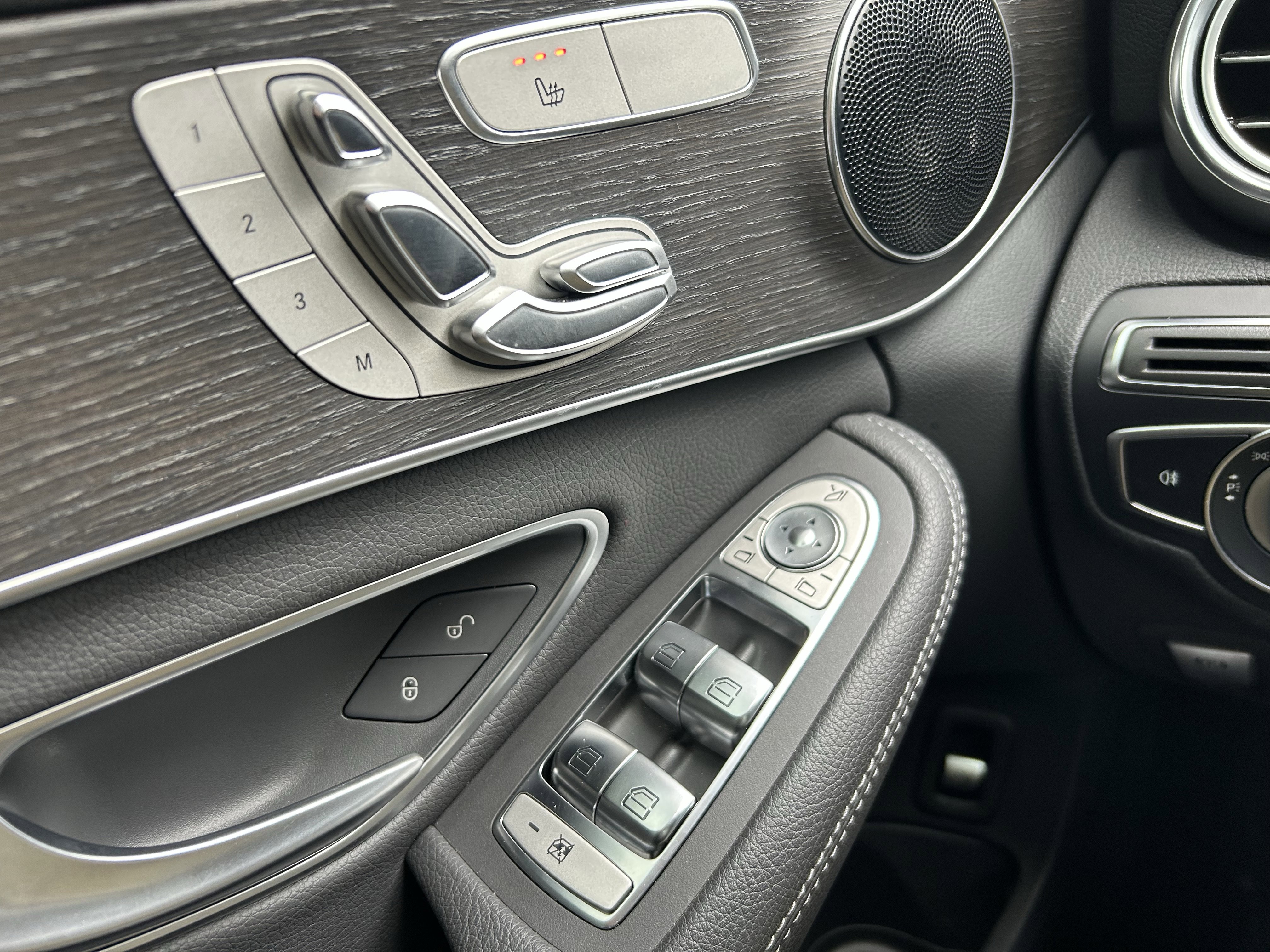 Used 2020 Mercedes-Benz C 300 4MATIC Sedan image 21