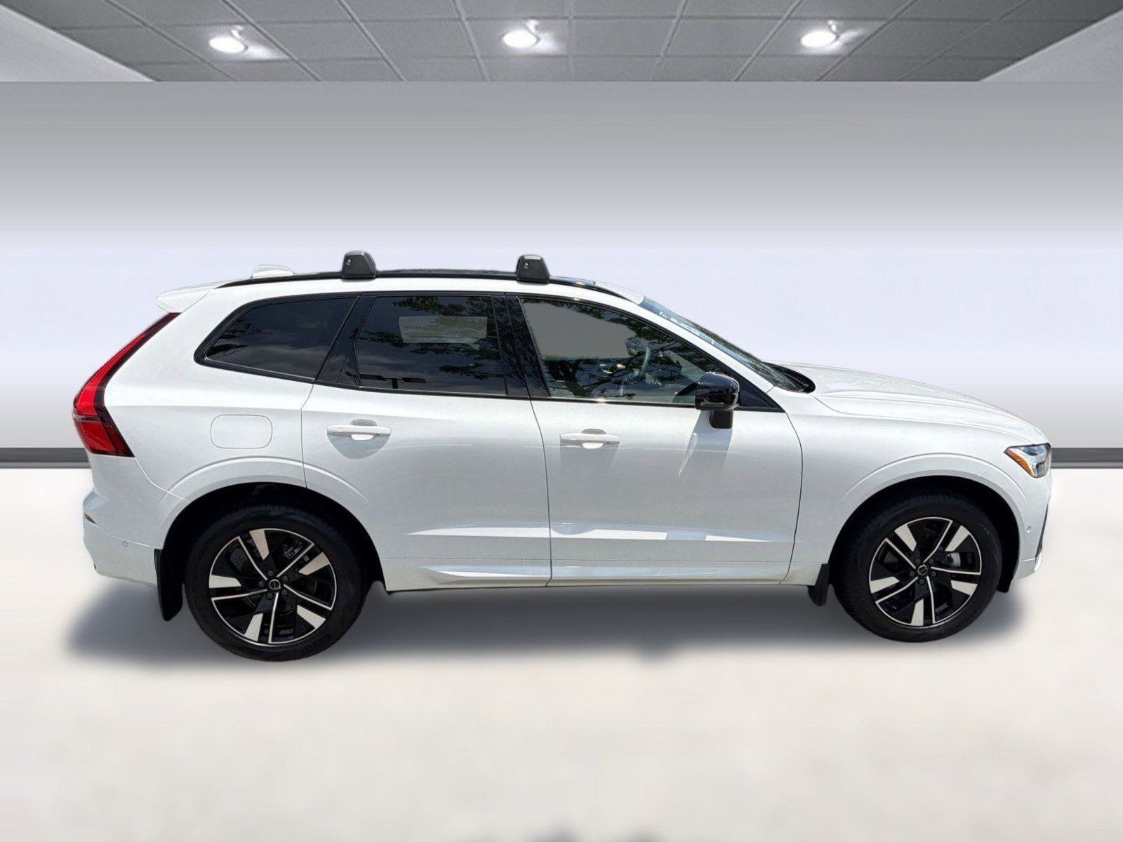 New 2026 Volvo XC60 B5 Plus w/ Climate Package PRO AWD/4WD image 8