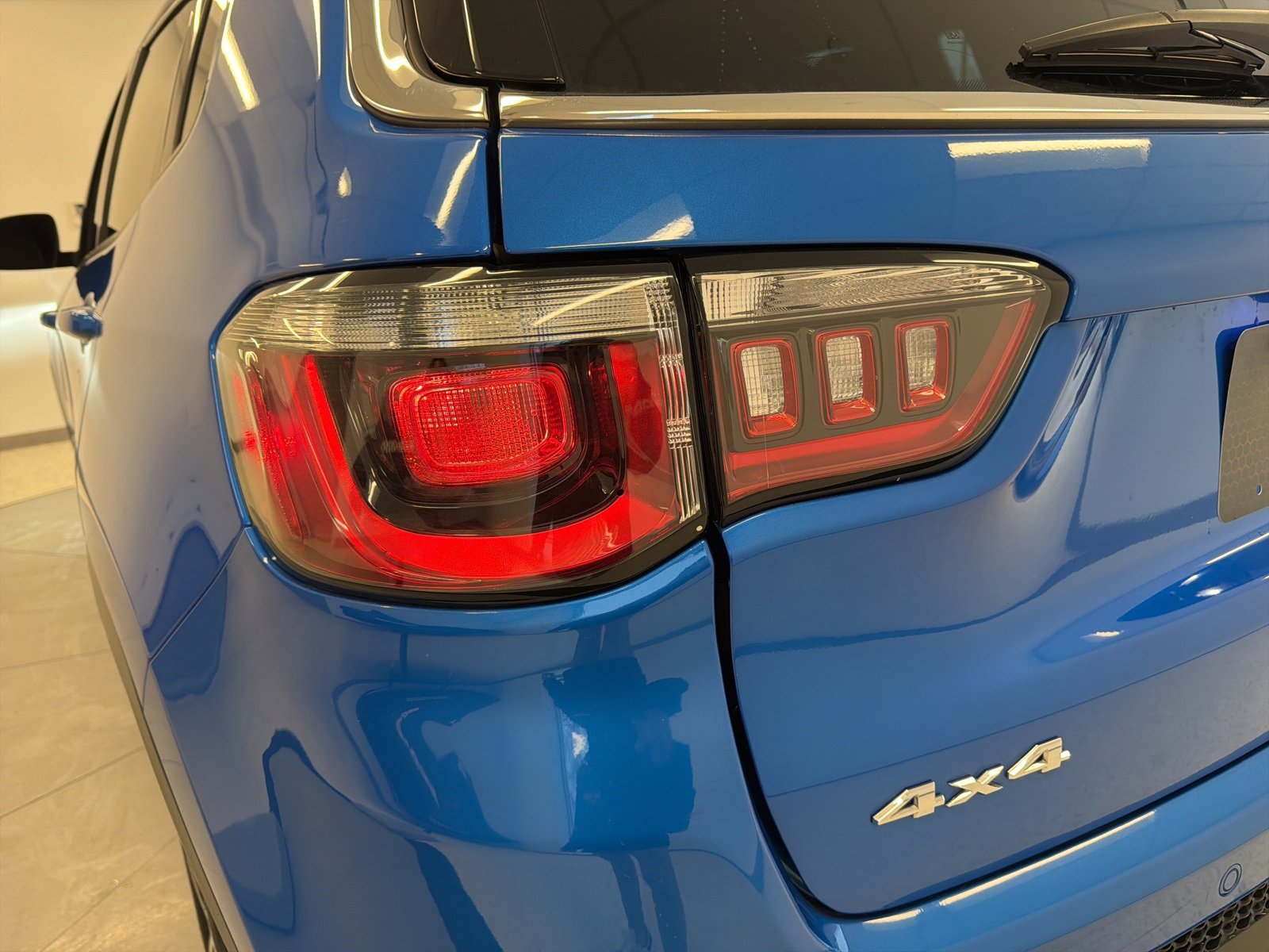 Used 2024 Jeep Compass Limited image 43