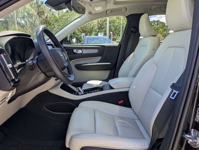 Certified 2023 Volvo XC40 B5 Plus w/ Protection Package Premier AWD/4WD image 25