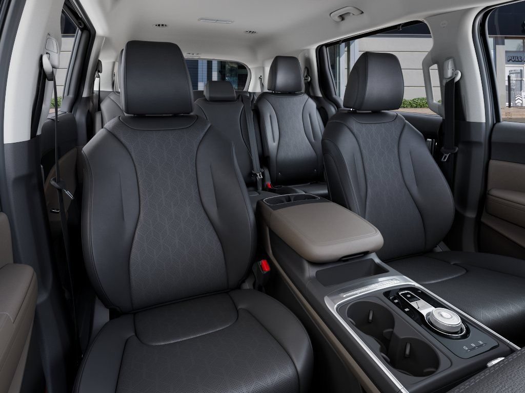 New 2026 Kia Carnival EX FWD image 18